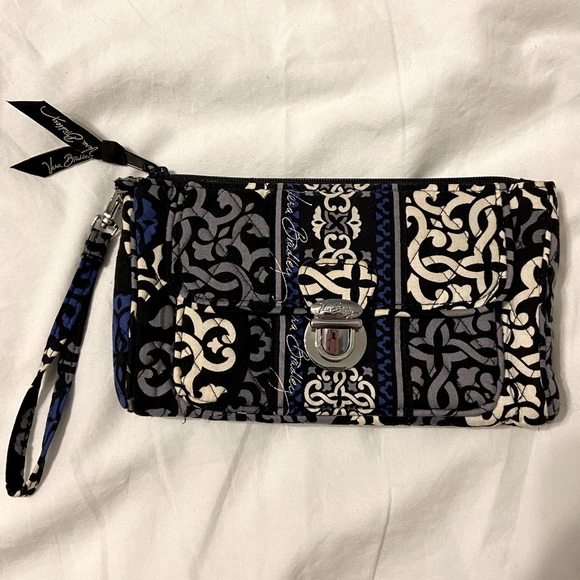 Vera Bradley Handbags - Vera Bradley wristlet